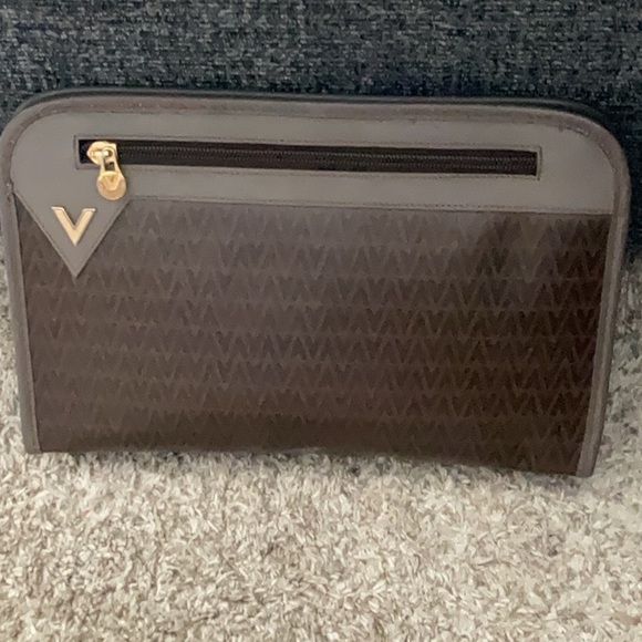 Mario Valentino Other - Mario Valentino CLUTCH Bag (1 callout)